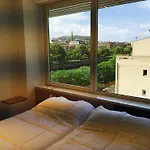 乌鲁梅阿河畔旅舍 3*
